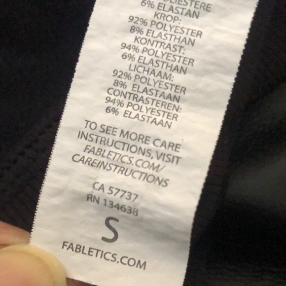 Fabletics Black Front Zip Hooded Thumb Holes Jacket size Small - Picture 16 of 16